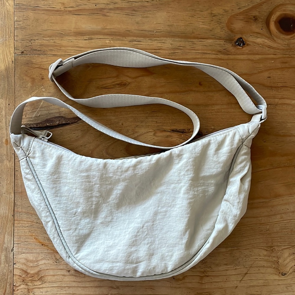 Uniqlo Crescent Bag
